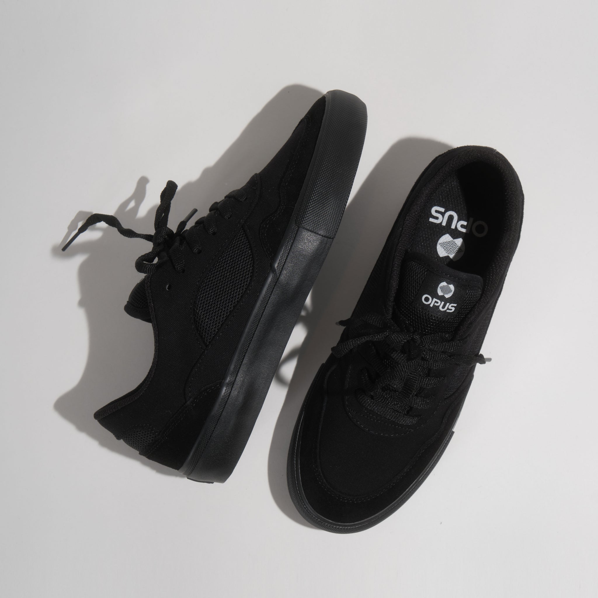 Opus Standard Low - Black/Black